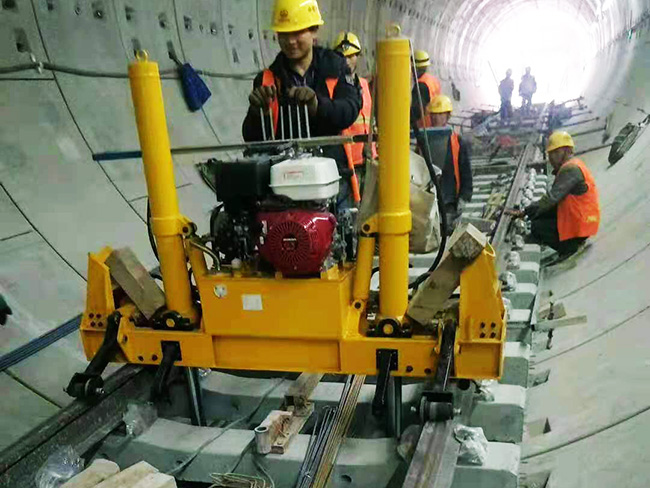 中鐵四(sì)局北京(jing)地鐵施(shī)工